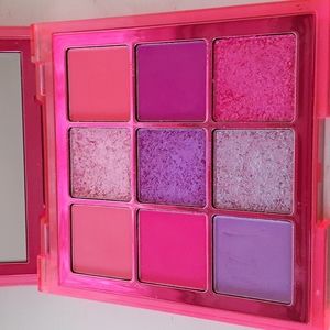 Huda Beauty Neon Pink eyeshadow palette